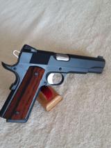 Les Baer Customer Carry 1911-45 Auto - 1 of 10