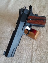 Les Baer Custom Carry 1911 45 Auto with Optional Features - 3 of 9