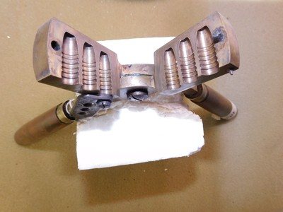 Hendricks 32 cal. 3 cavity brass mold - Image 2 of 2