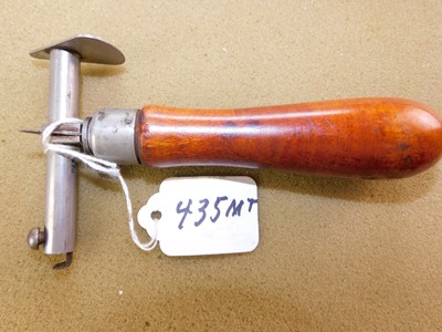 German re & decapper 11 MM Mauser - Image 1 of 2