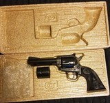 New Old Stock.1971 Peacemaker New Frontier 22 with 22Magnum cylinder - 1 of 3