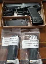 Heckler & Koch USP 40Cal. With 4 Magazines - 1 of 1