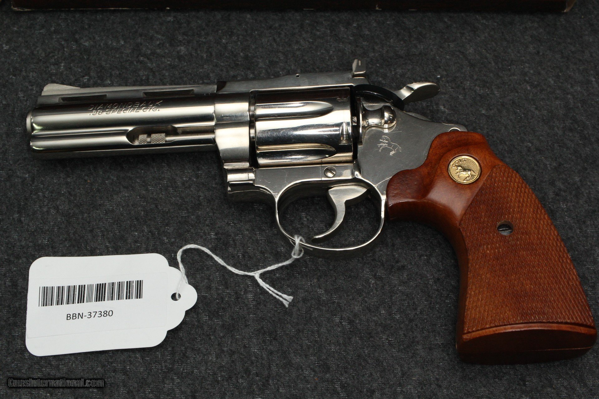 Colt Diamondback 38 Spl 1975 with box