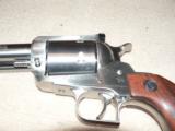 Ruger New Model Super Blackhawk Revolver - 3 of 12