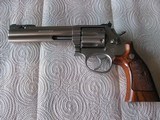 SMITH & WESSON MODEL 686-2 6