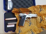 SMITH & WESSON
5906 - 2 of 9