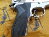 SMITH&WESSON
5906 - 10 of 11