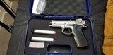 SMITH & WESSON 5906 WITH ADJ. SITES - 7 of 11