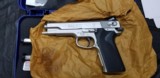 SMITH & WESSON4506 - 1 of 11