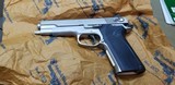 SMITH & WESSON
4506 - 13 of 15