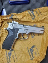 SMITH&WESSON
5906
WITH ADJ. SITES - 11 of 15