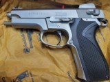 SMITH&WESSON
5906
WITH ADJ. SITES - 8 of 15