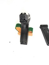 GLOCK 19 9MM. 90% OVERALL. - 4 of 5