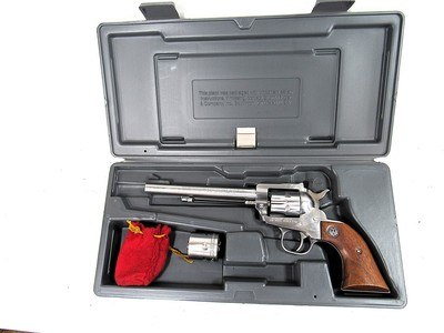 RUGER SINGLE SIX NEW MODEL 22LR/22MG - Image 1 of 7