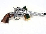 RUGER SINGLE SIX NEW MODEL 22LR/22MG - Image 2 of 7