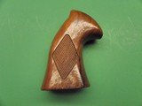 DAN WESSON Diamond Walnut Square Tang Grips Grip EXC - 2 of 6