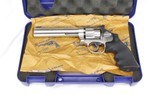 Smith & Wesson Model 617-6 Stainless Revolver W/ Loaders .22LR (2007) - 24 of 25