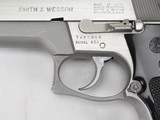 Smith & Wesson Model 659 DA Pistol 2nd Generation 9mm
Nickel - 14 of 24