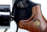 SMITH & WESSON MODEL 586-8 in .357 Magnum IN FACTORY CASE!!! - 7 of 17