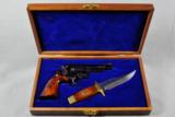 Smith & Wesson, Model 19-3, Texas Ranger Commemorative, .357/38, w/ knife - 1 of 3