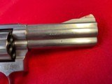 Smith & Wesson 686 plus .357 mag w/ box (pre-lock) - 5 of 8