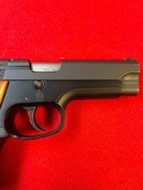 Smith & Wesson model 915 - 5 of 7