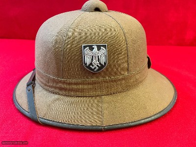 Afrika Korps (Africa Corps)
Pith Helmet excellent condition