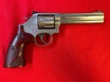 Smith & Wesson 686-6 .357 - 2 of 6