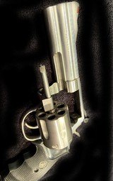 Smith & Wesson 357 Mag 686-4 - 4 of 5