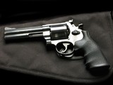 Smith & Wesson 29-4 5" Unfluted - 1 of 5