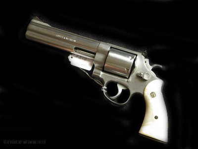 Smith & Wesson 629-2 6" Unfluted Pearl - Image 2 of 4