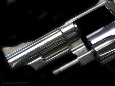 Smith & Wesson 4 inch 44 mag Mismarked - Image 4 of 4