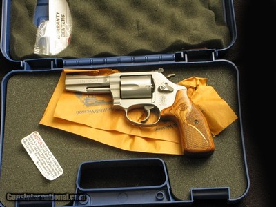 Smith & Wesson 60-15 "Pro Series" 3 incherNIB - Image 2 of 2