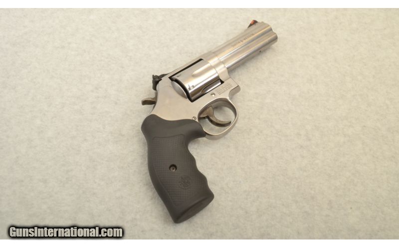 Smith & Wesson Model 686-6 .357 Magnum 6