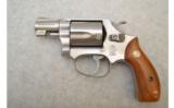 Smith & Wesson Model 60 .38 Special 2 Smith & Wesson Model 60 .38 Special 2
