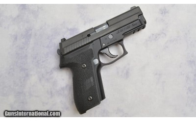 Sig Sauer ~ P229 ~ .40 S&W