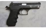 Desert Eagle
None
9mm Luger