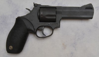 Taurus ~ Tracker ~ .44 Magnum