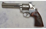 Smith & Wesson ~ 686-6 ~ .357 Magnum - 2 of 3