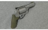 Smith & Wesson Model .460 Smith & Wesson Magnum - 1 of 2