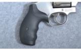 Smith & Wesson 686-8 357 Mag - 2 of 4
