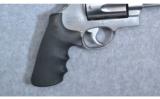 Smith & Wesson Model 500 - 2 of 4