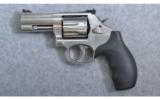 Smith & Wesson 686-6 357 Mag - 3 of 4