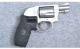 Smith & Wesson 638-3 Airweight 38 Spl - 1 of 4