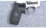 Smith & Wesson 638-3 Airweight 38 Spl - 2 of 4