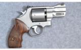 Smith & Wesson 627-5 357 Mag - 1 of 4
