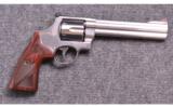 Smith & Wesson 629-6 .44 Mag - 1 of 4