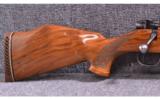 Weatherby ~ Mark V ~ .300 Win Mag - 2 of 9