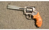 Smith & Wesson ~ 686-6 ~ .357 Magnum - 2 of 4