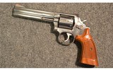 Smith & Wesson ~ 686 ~ .357 Magnum - 2 of 3